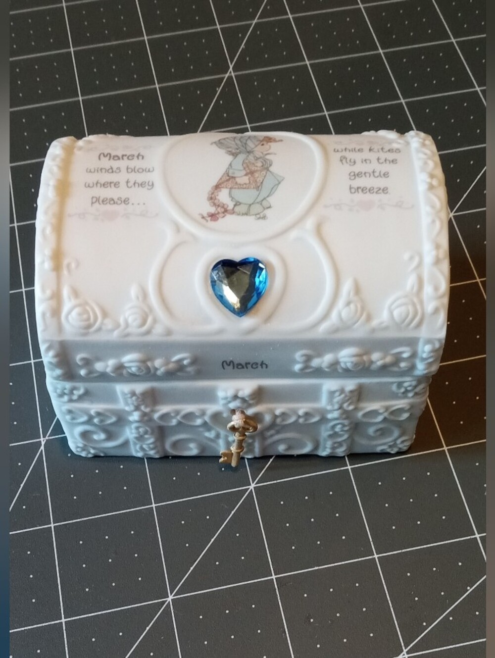 Precious Moments 1995 Hope Chest With Birthstone March - Picture 3 of 12